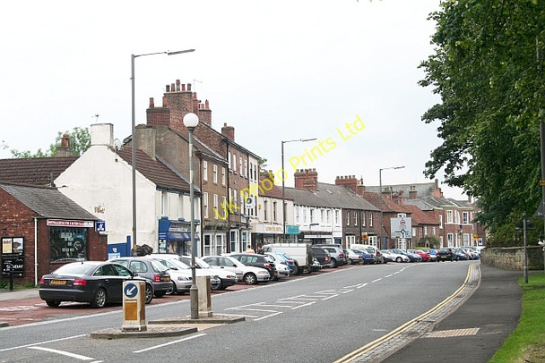 Photo 6"x4" The High Street. East of the Church Northallerton c2007