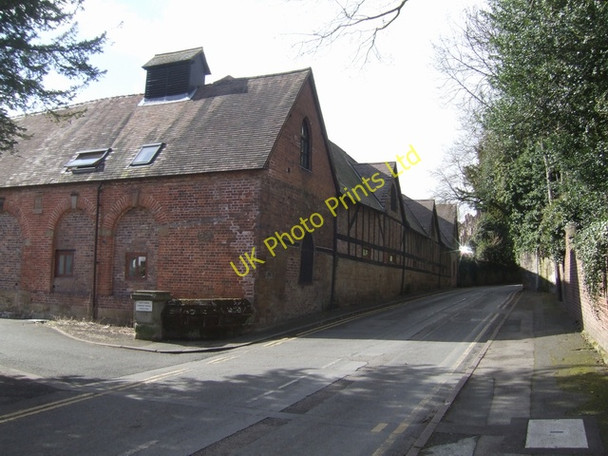Photo 6"x4" The 'Royal Barn' Madeley\/SJ6904 c2008