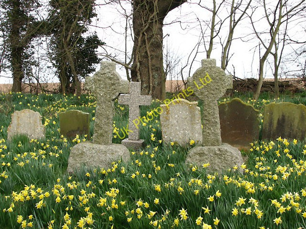 Photo 6"x4" The church of All Saints - churchyard Edingthorpe c2008