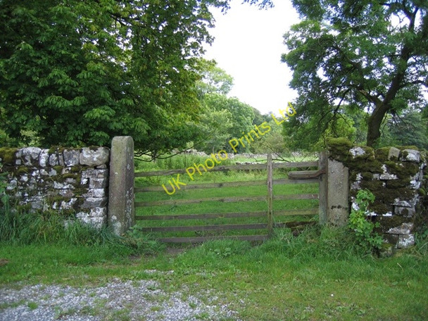Photo 6"x4" Gateway and boundary stone Kirkby Malham c2007