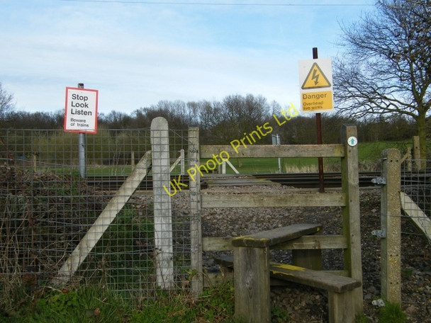 Photo 6"x4" Crossing the railway with stile Wivenhoe c2008