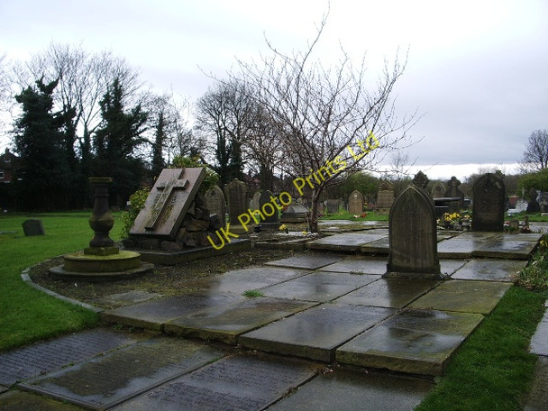 Photo 6"x4" Parish Church of St Martin, Ashton upon Mersey, Graveyard Sale c2008