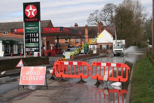 Photo 6"x4" Road Closed, Upton Tunnel Hill\/SO8440 c2008