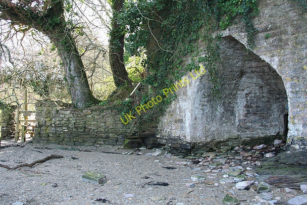 Photo 6"x4" Kingswear: limekiln by foreshore Waddeton c2008