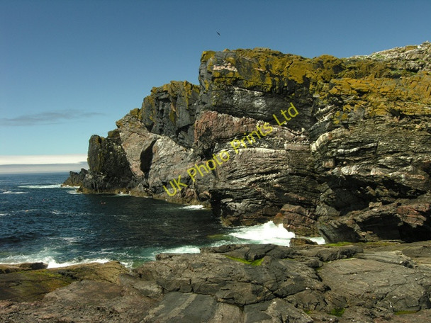 Photo 6"x4" The Lewisian Gneiss of North Castle, Haskeir Haskeir Island\/Eilean Hasgeir c2005