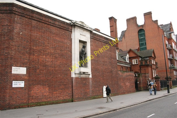 Photo 6"x4" Livingstone Statue, Kensington Kensington\/TQ2579 c2007