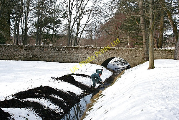 Photo 6"x4" Clearing the Burn Huntly c2008 P1