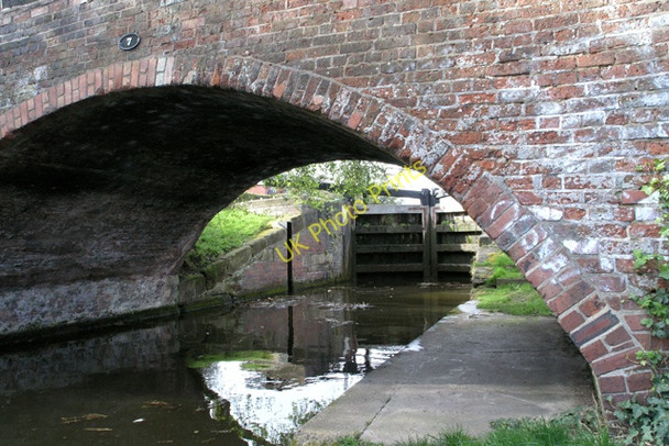 Photo 6"x4" Bridge 7 and Dockholme lock gates Long Eaton c2008