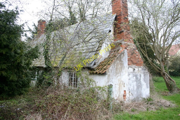 Photo 6"x4" A Hovel in Chrishall Broad Green\/TL4439 c2008