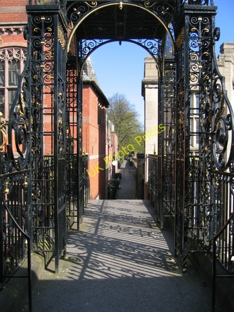 Photo 6"x4" Underneath the Eastgate clock Chester c2008