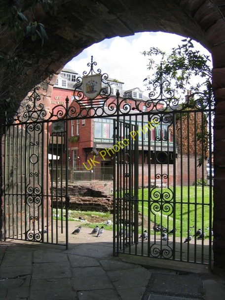 Photo 6"x4" The Wolf Gate or Pepper Gate Chester c2008