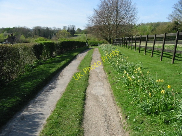 Photo 6"x4" Stour Valley Walk as it passes Eggarton Manor on Eggarton Lane Crundale\/TR0749 c2008