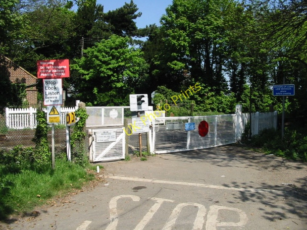 Photo 6"x4" Cold Blow level crossing Kingsdown\/TR3748 c2008