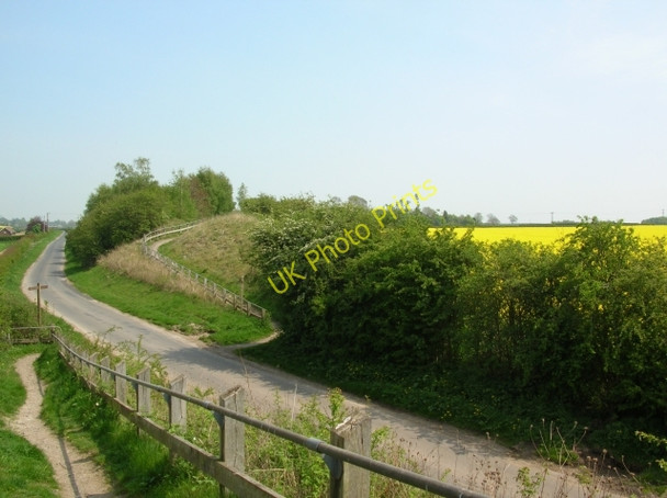 Photo 6"x4" Crossing the Gardham Road Gardham c2008