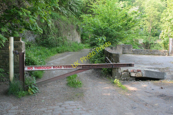 Photo 6"x4" Barrier, Becks Road Keighley c2008