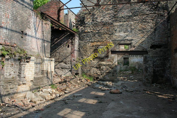 Photo 6"x4" Interior, Derelict Mill, Becks Road Keighley c2008