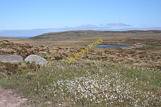 Photo 6"x4" Approaching Loch a'Mhuilinn Sheigra c2008