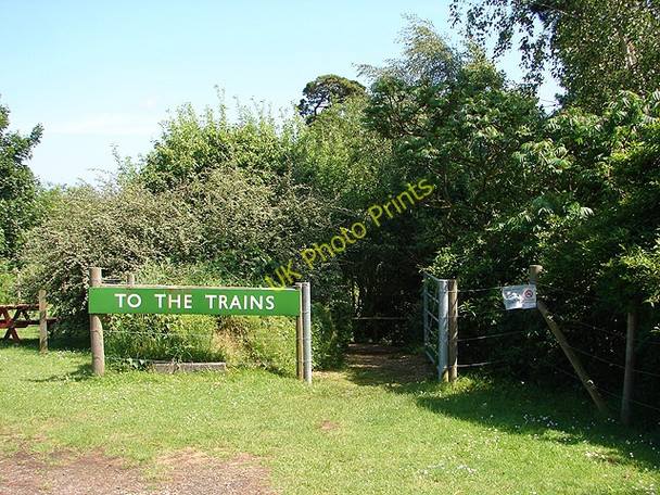 Photo 6"x4" The entrance to Wootton Station, Isle of Wight Steam Railway Wootton Common\/SZ5391 c2008