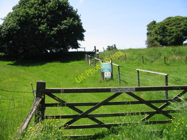 Photo 6"x4" Gate to fields Swingfield Street c2008