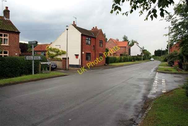 Photo 6"x4" Rampton Road and Main Street, Laneham Laneham c2008