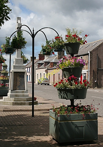 Photo 6"x4" Portgordon War Memorial Buckie\/NJ4165 c2008