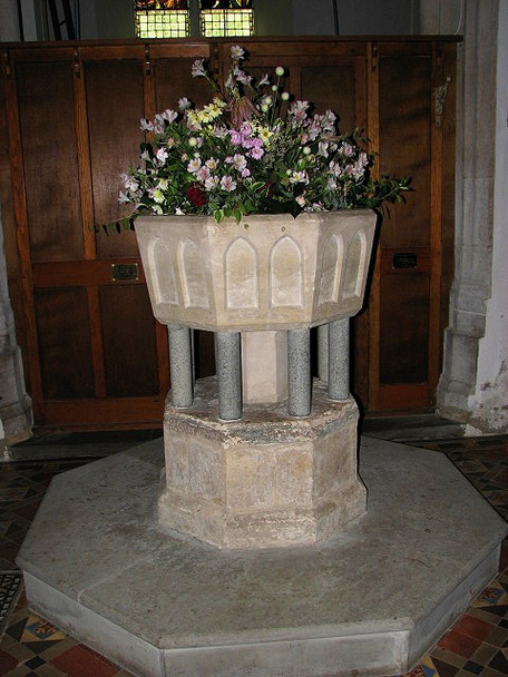 Photo 6"x4" St George's Church - C19 baptismal font Narrowgate Corner c2007