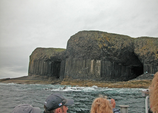 Photo 6"x4" The Great Face and Fingal's Cave Port an Fhasgaidh c2005
