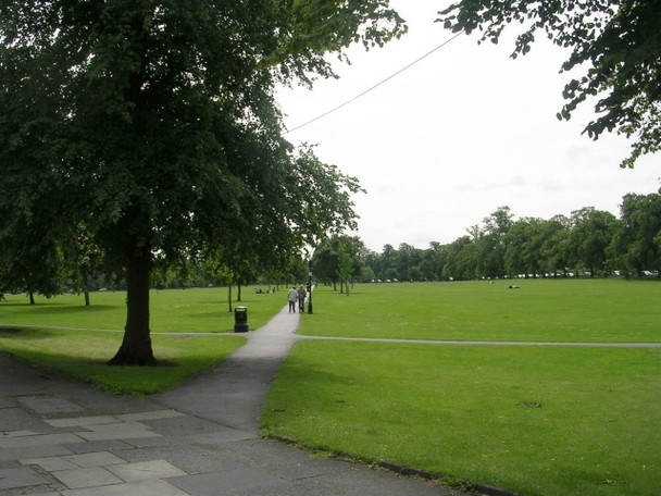 Photo 6"x4" The Stray - opposite Victoria Avenue Harrogate c2008