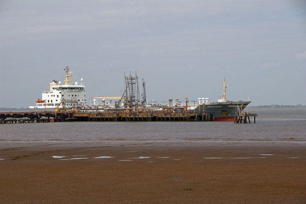Photo 6"x4" Tanker at South Killingholme Oil Jetty Immingham c2008