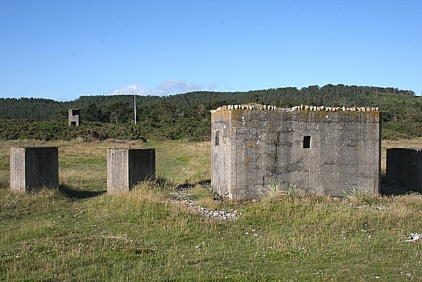 Photo 6"x4" Pill Box and Tank Traps Kingston\/NJ3365 c2008