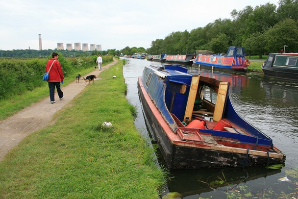 Photo 6"x4" Semi-Sunken Narrow Boat on The Erewash Canal Long Eaton c2008