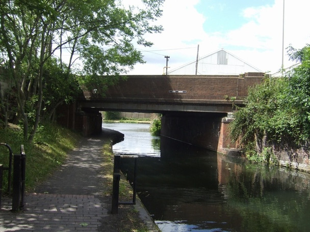 Photo 6"x4" Stourbridge Canal - Leys Bridge Brierley Hill\/SO9286 c2008