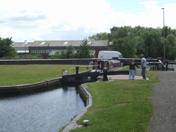 Photo 6"x4" Stourbridge Canal, Lock No. 3 Brierley Hill\/SO9286 c2008