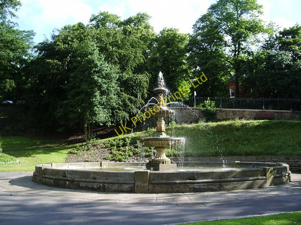 Photo 6"x4" Fountain, Corporation Park, Blackburn Blackburn\/SD6827 c2007