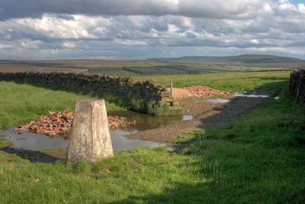 Photo 6"x4" Triangulation Pillar, Beacon Hill Ingleby Cross c2008