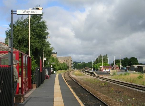 Photo 6"x4" Mirfield Railway Station Mirfield c2008