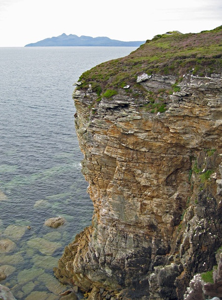 Photo 6"x4" Limestone cliff west of Port an Luig Mh\u00c3\u00b2ir Elgol c2008