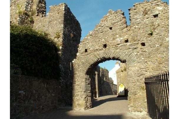 Photo 6"x4" Part of Tenby Castle Tenby\/Dinbych-y-pysgod c2008