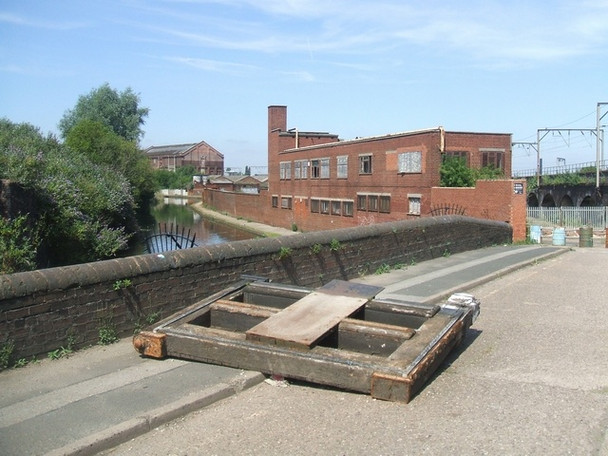 Photo 6"x4" Birmingham Canal Wolverhampton c2008