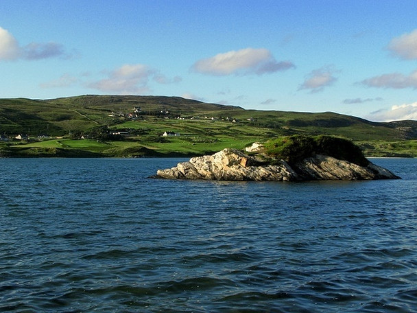 Photo 6"x4" Rock outcrop near Dunfanaghy Dunfanaghy c2008
