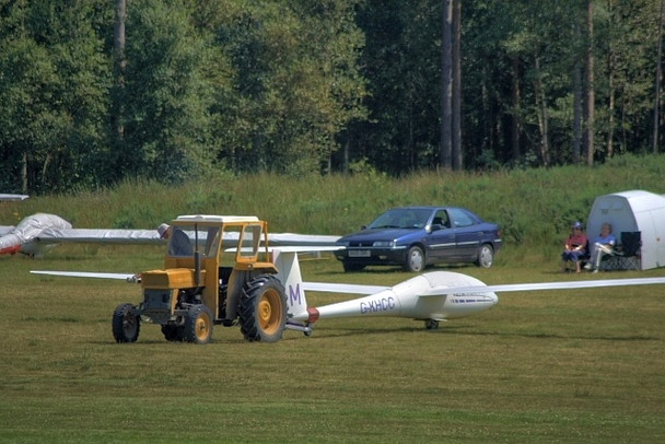 Photo 6"x4" Yorkshire Gliding Club High Kilburn c2008