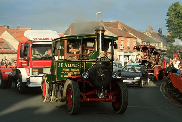 Photo 6"x4" Vintage traffic jam Pickering\/SE7984 c2008