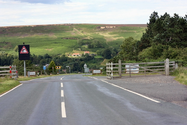 Photo 6"x4" Entering Castleton Castleton\/NZ6808 c2008