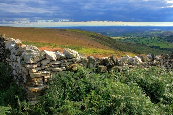 Photo 6"x4" Wall Corner, Black Hambleton Over Silton c2008