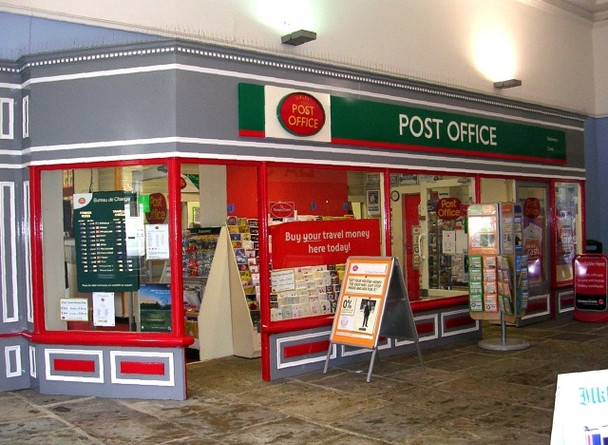 Photo 6"x4" Ilkley Post Office - Station Concourse Ilkley c2008