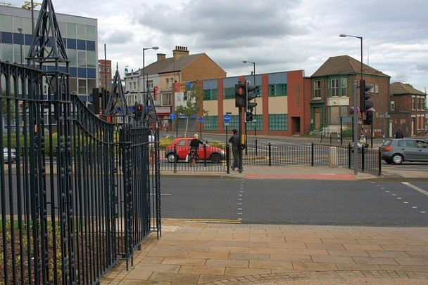Photo 6"x4" Crossing the Busy A1305 Stockton-on-Tees c2008