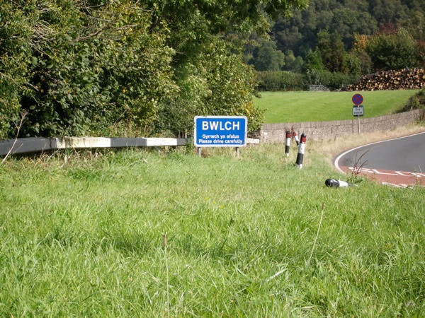 Photo 6"x4" Bwlch: roadside at the western entrance to the village Bwlch\/SO1421 c2007