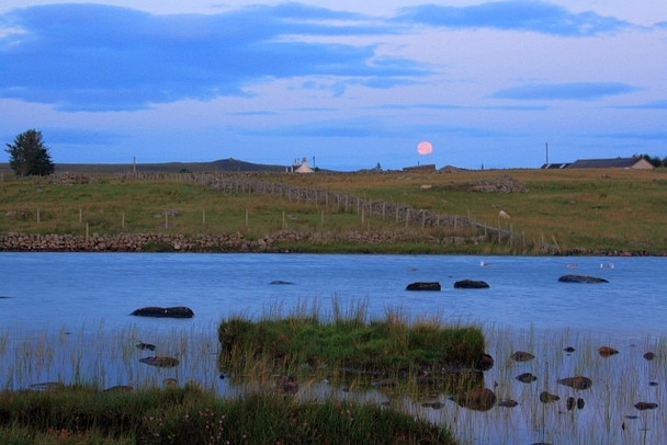 Photo 6"x4" Moonset Over Ruadh Loch Brae of Achnahaird c2008