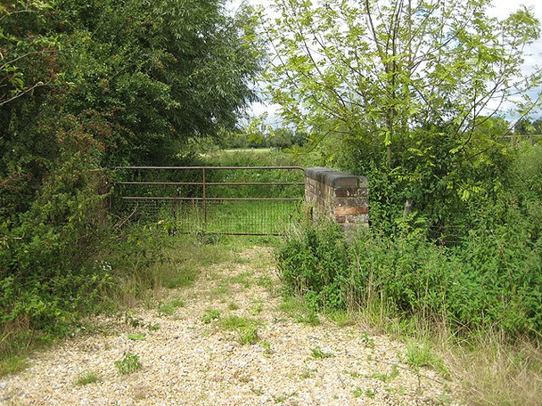 Photo 6"x4" Locked gate on the footpath Murrell's End\/SO7822 c2008