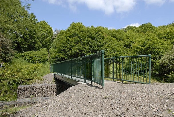 Photo 6"x4" Bridge over the stream Gathurst c2006
